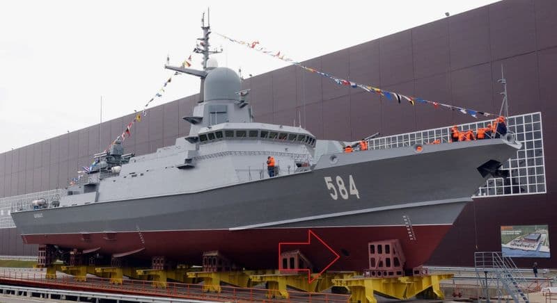 Малый ракетный корабль «Каракурт» проекта 22800 в море