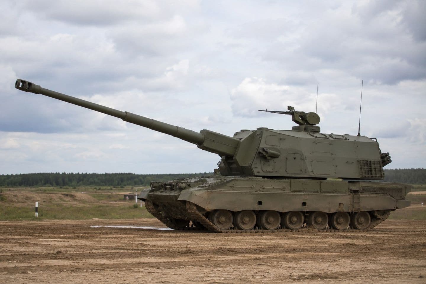 Самоходная гаубица 2С35 «Коалиция-СВ» с необитаемым боевым модулем