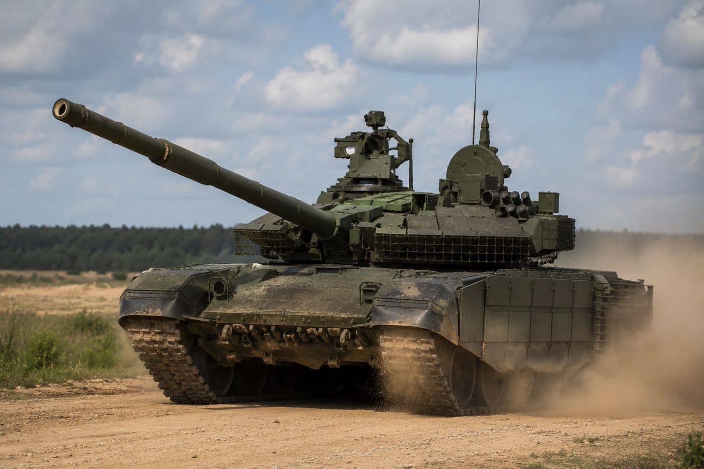 Основной танк Т-90М «Прорыв» на марше